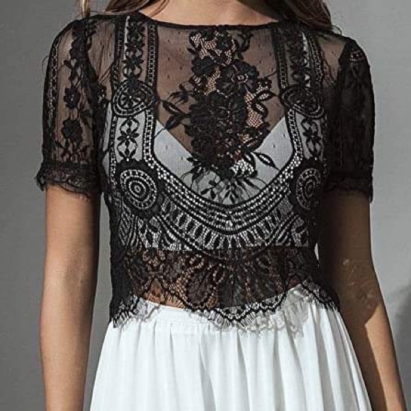 Tops - NWT black lace keyhole bolero shrug cover-up Small